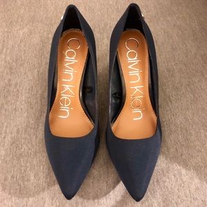 Calvin Klein blue pointed toe heels